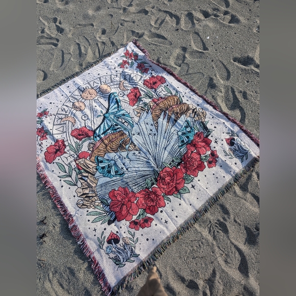 Floral woven blanket Tapestry Moth Moon phases Design Zodiac or 63x51" - Picture 4 of 8